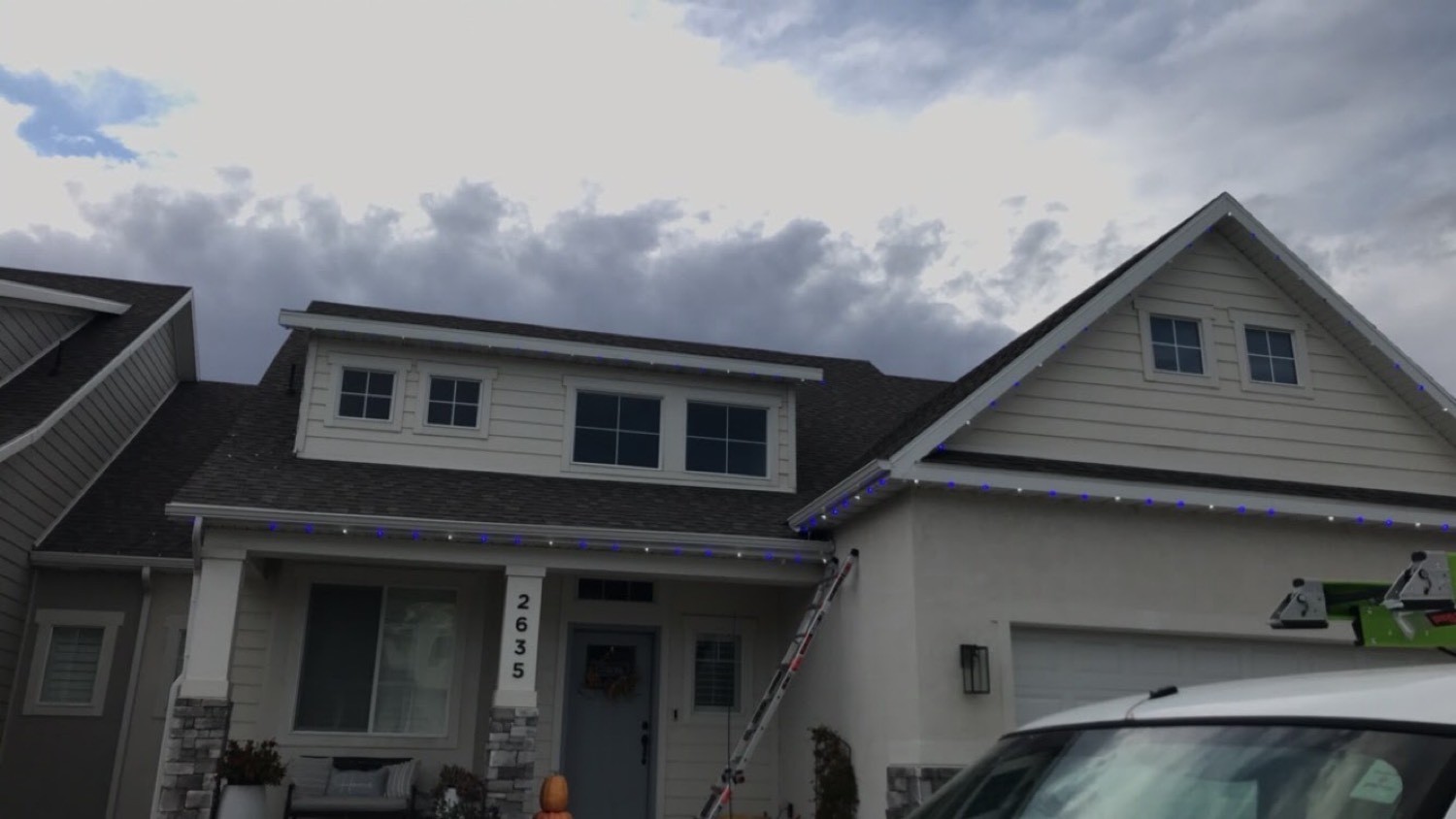 GlowMode installing lights on a roofline