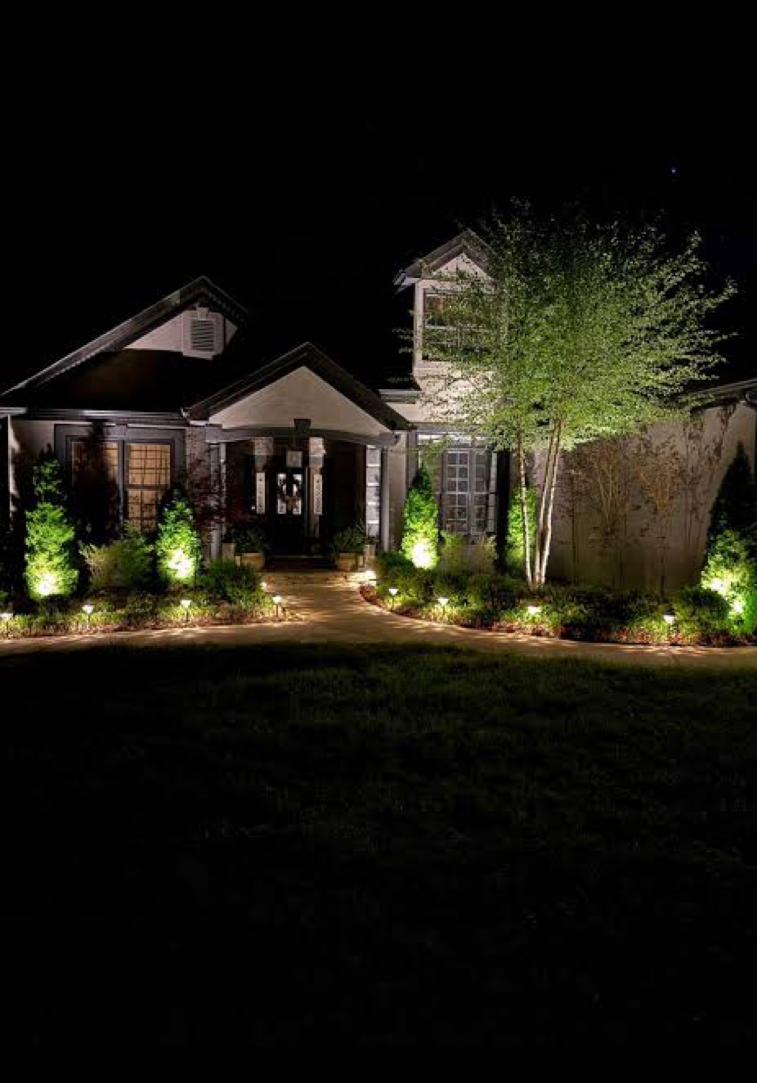Landscape lighting on a front walk